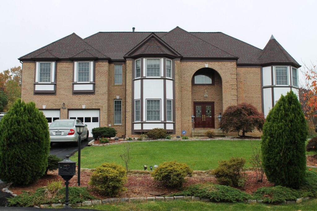 Architectural shingle roofing project by Sunshine Contracting on a Northern Virginia home (photo 57)