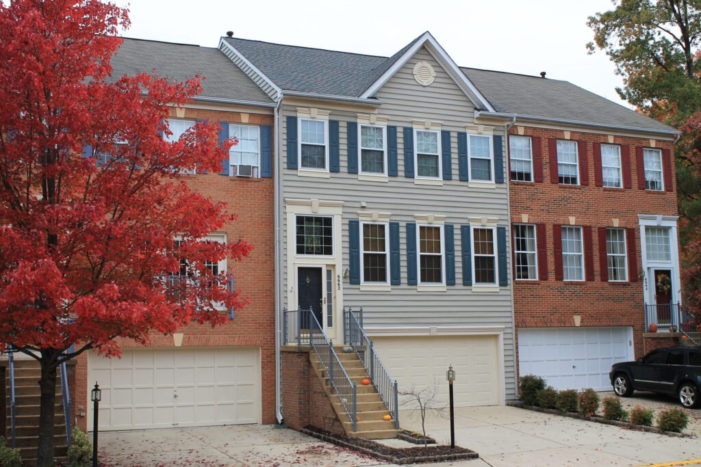 Architectural shingle roofing project by Sunshine Contracting on a Northern Virginia home (photo 56)