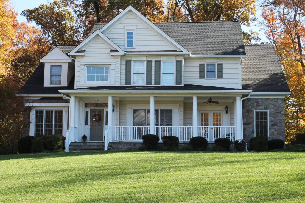 Architectural shingle roofing project by Sunshine Contracting on a Northern Virginia home (photo 54)