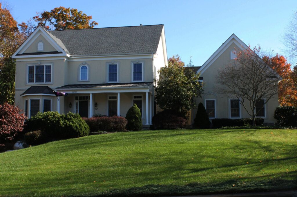 Architectural shingle roofing project by Sunshine Contracting on a Northern Virginia home (photo 52)