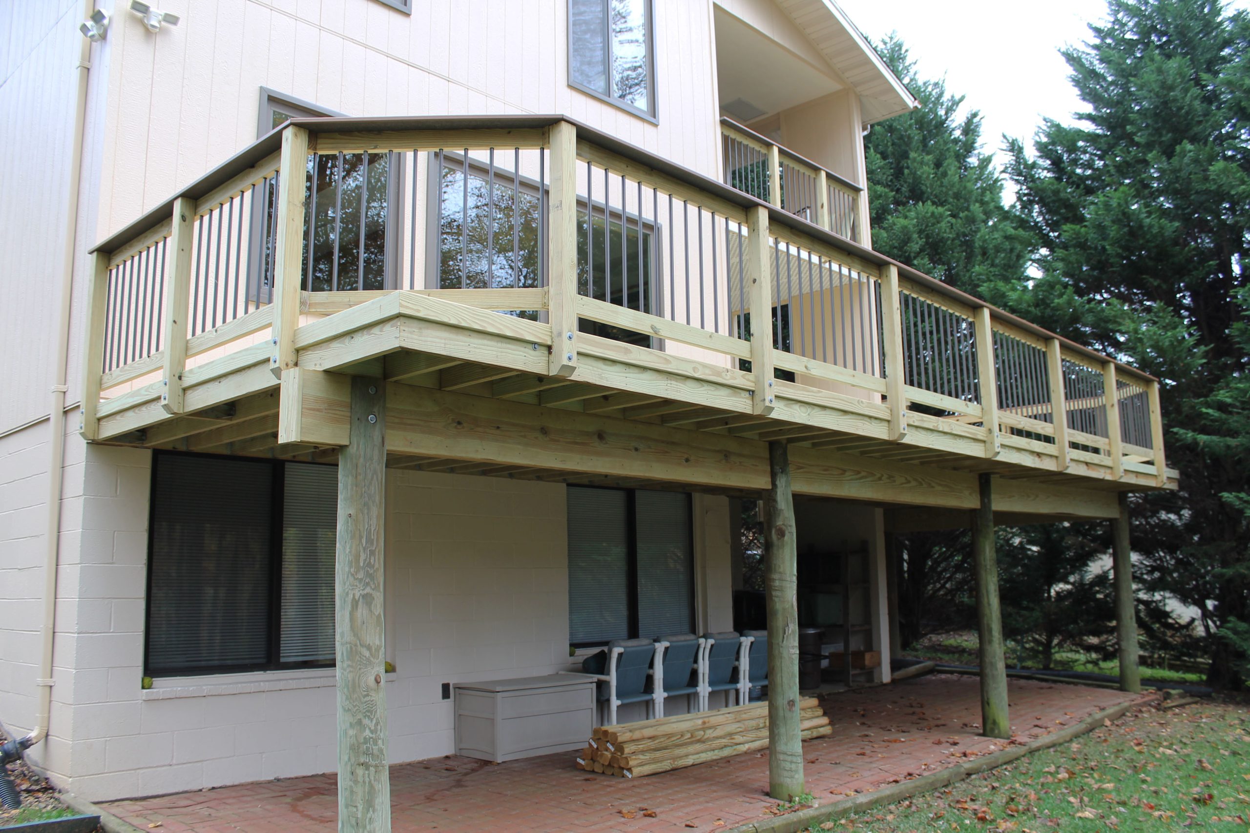 Composite deck project by Sunshine Contracting on a Northern Virginia home (photo 109)
