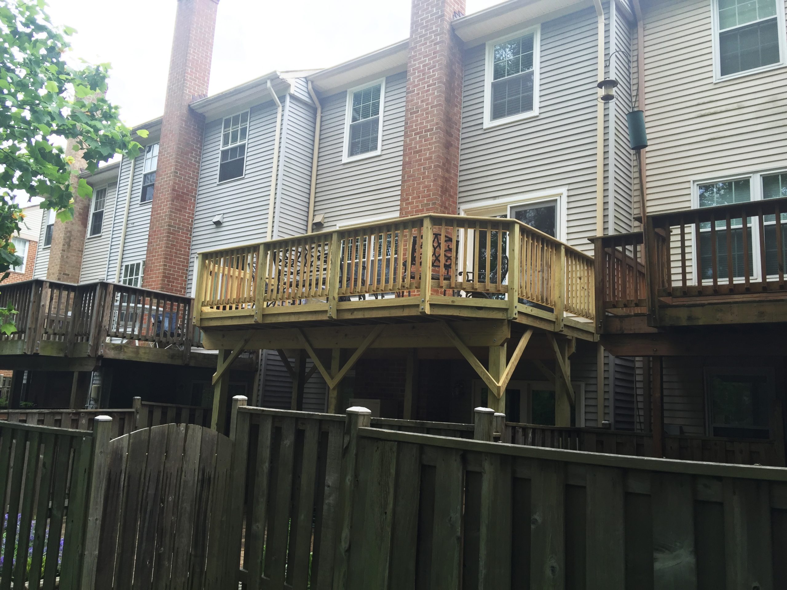 Composite deck project by Sunshine Contracting on a Northern Virginia home (photo 73)