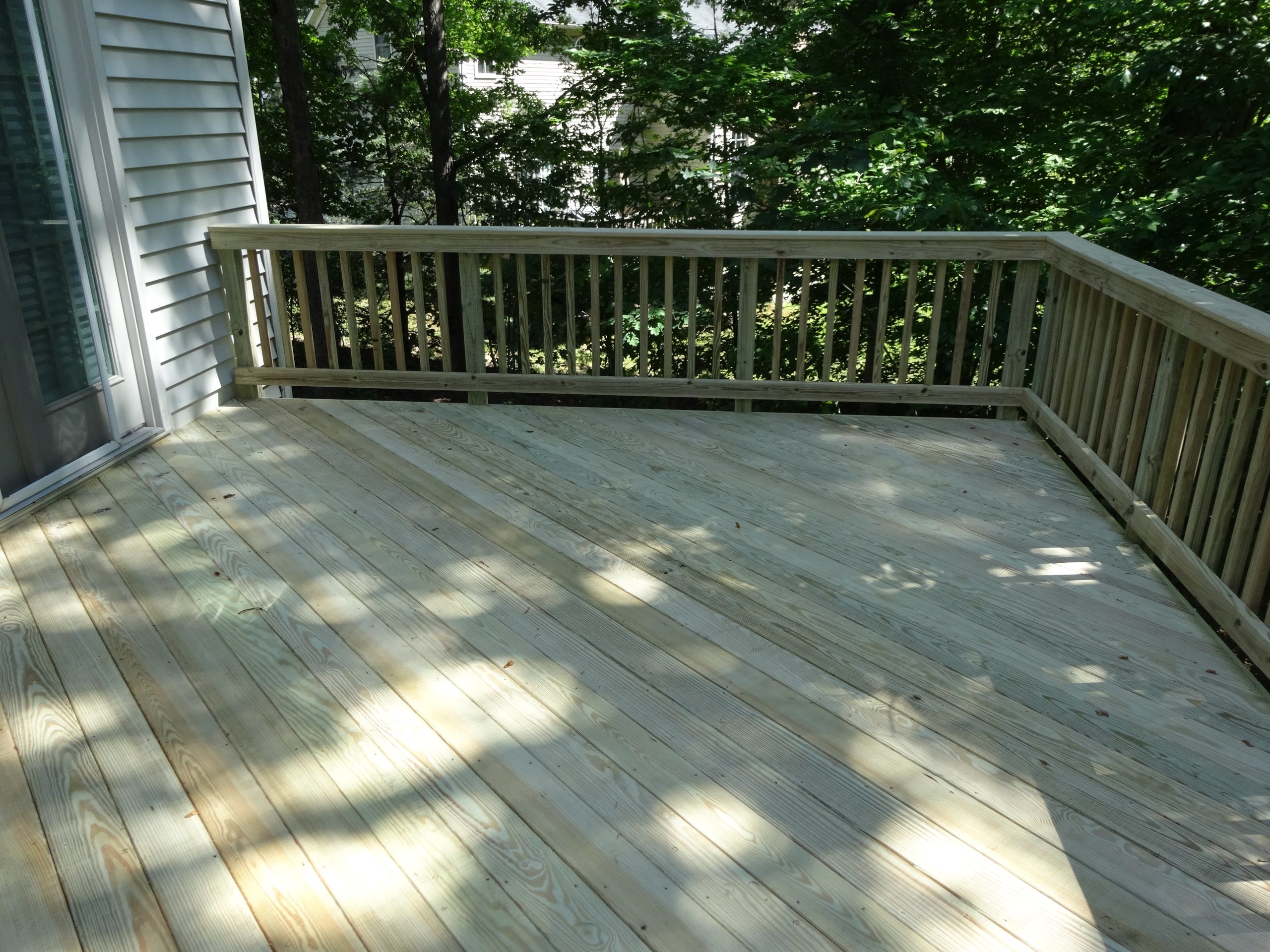 Composite deck project by Sunshine Contracting on a Northern Virginia home (photo 27)