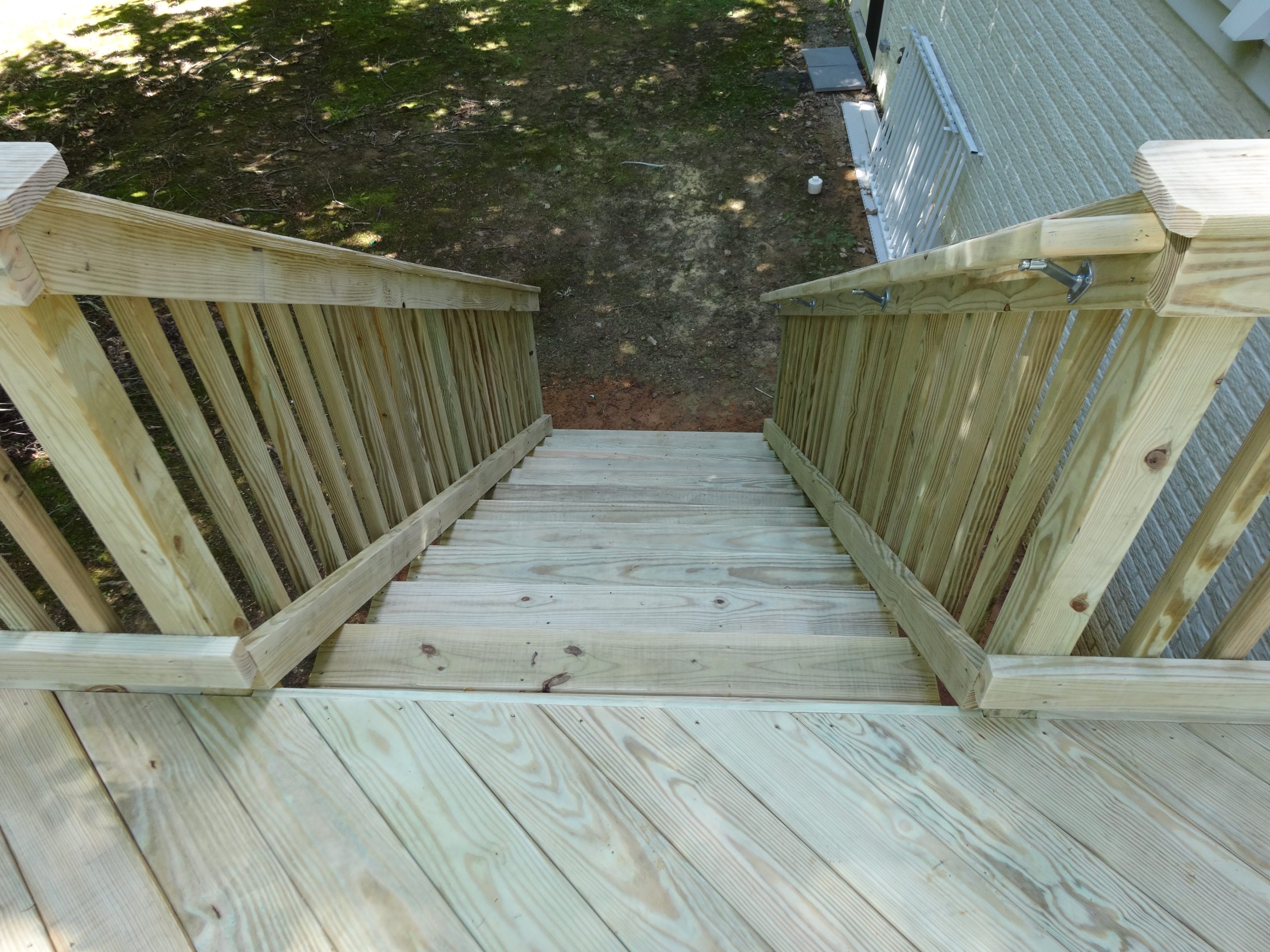 Composite deck project by Sunshine Contracting on a Northern Virginia home (photo 32)