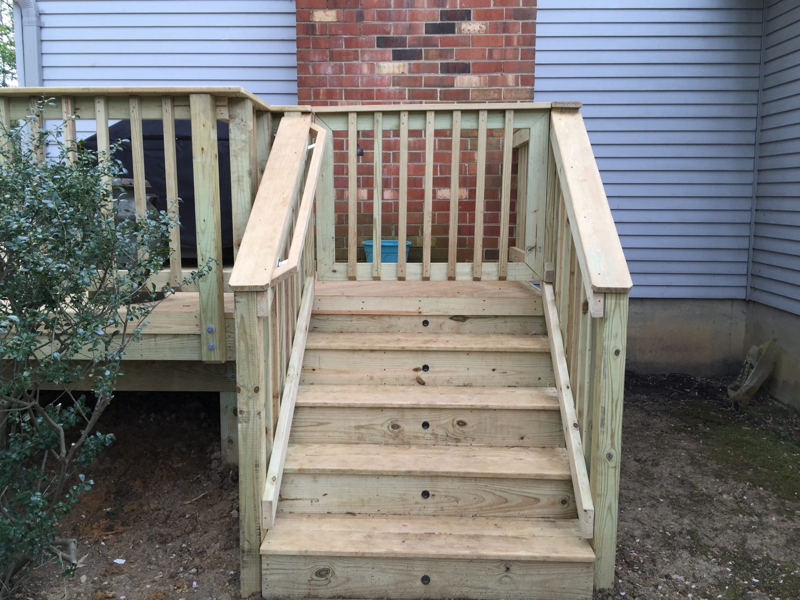 Composite deck project by Sunshine Contracting on a Northern Virginia home (photo 46)