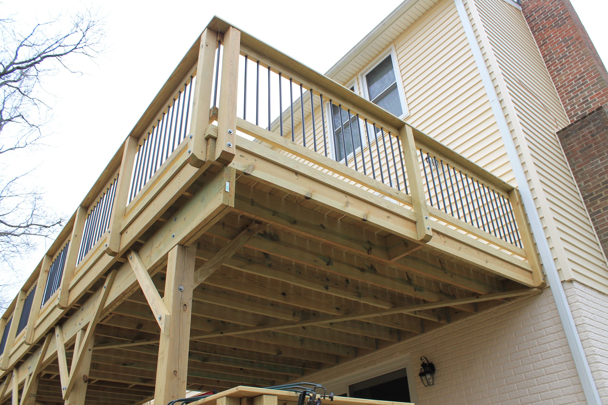 Composite deck project by Sunshine Contracting on a Northern Virginia home (photo 4)