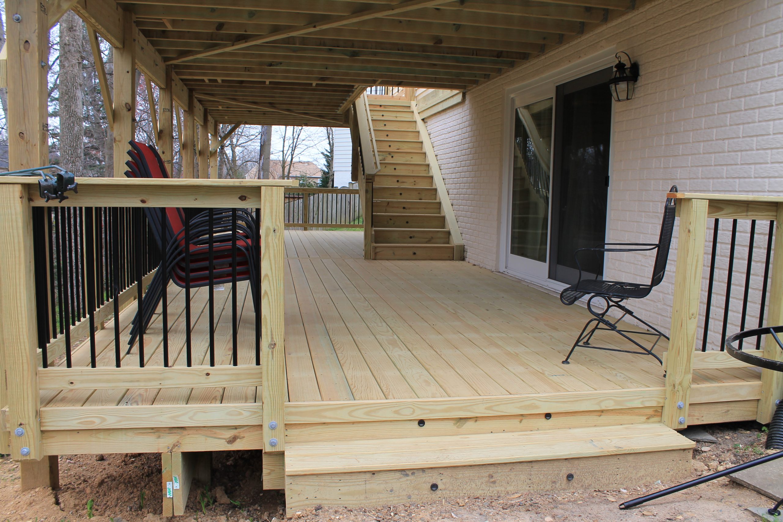 Composite deck project by Sunshine Contracting on a Northern Virginia home (photo 5)