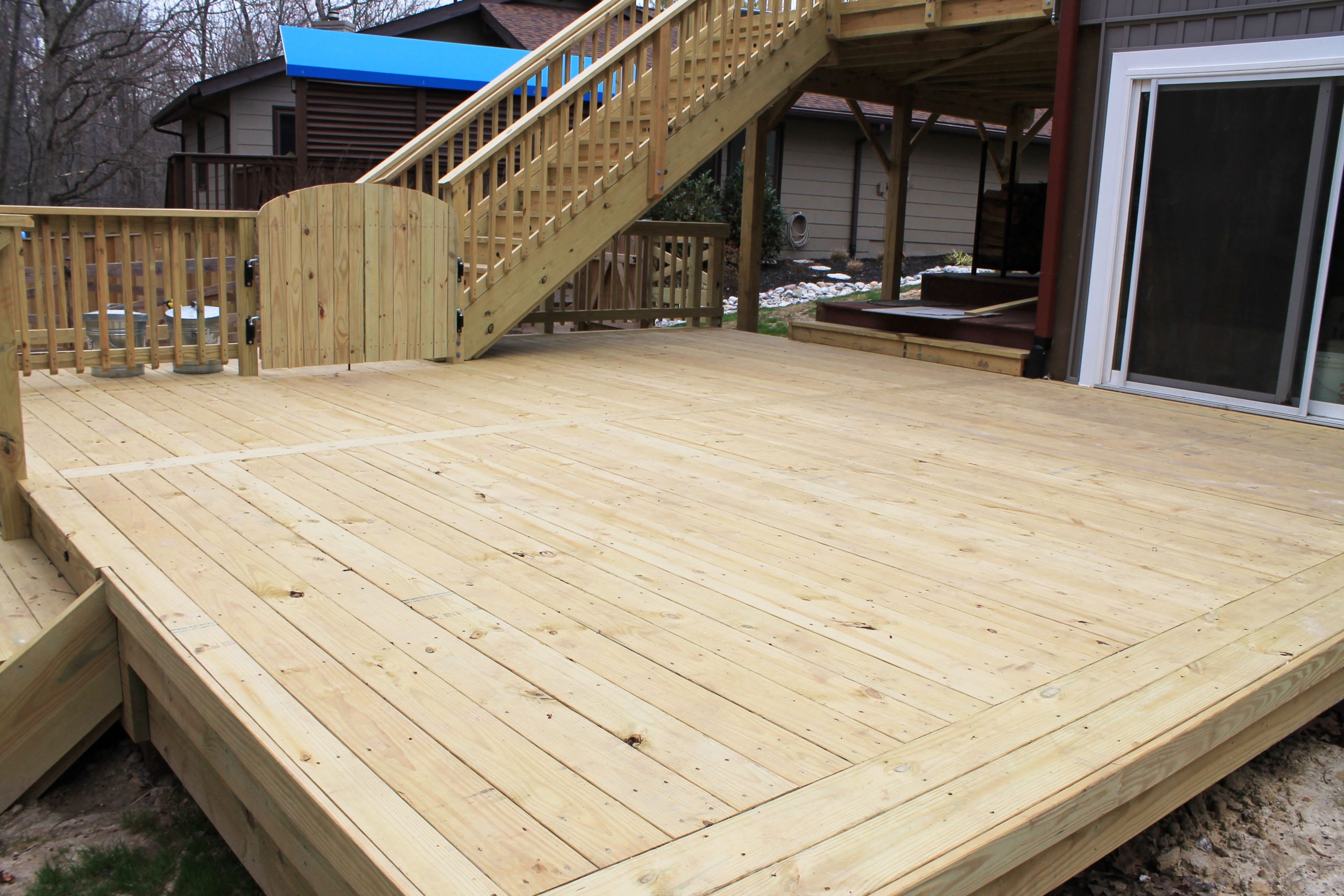 Composite deck project by Sunshine Contracting on a Northern Virginia home (photo 23)