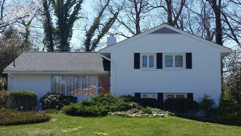 Architectural shingle roofing project by Sunshine Contracting on a Northern Virginia home (photo 5)