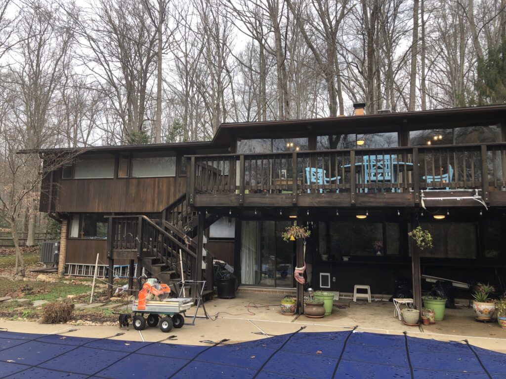 Exterior remodeling project by Sunshine Contracting on a Northern Virginia home (photo 9)