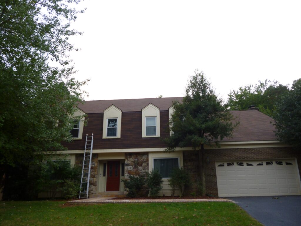 3 tab shingle project by Sunshine Contracting on a Northern Virginia home (photo 2)