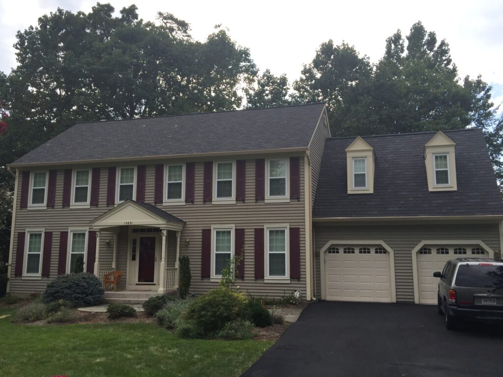 Designer shingles project by Sunshine Contracting on a Northern Virginia home (photo 1)