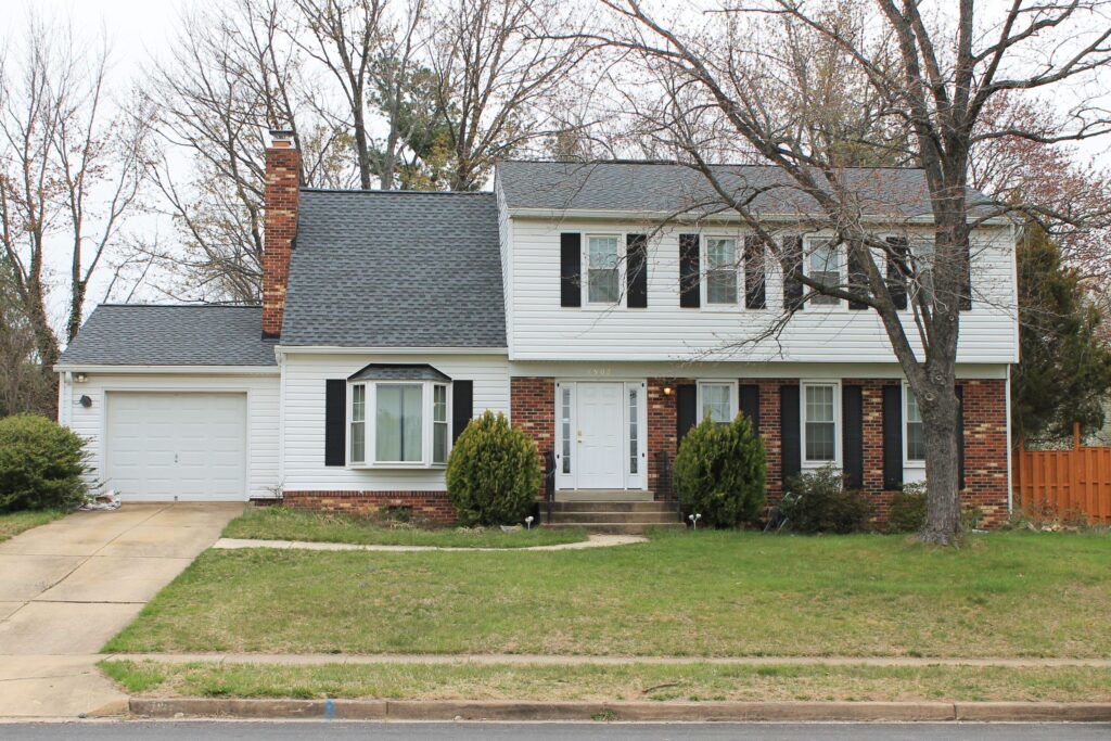 Architectural shingle roofing project by Sunshine Contracting on a Northern Virginia home (photo 22)
