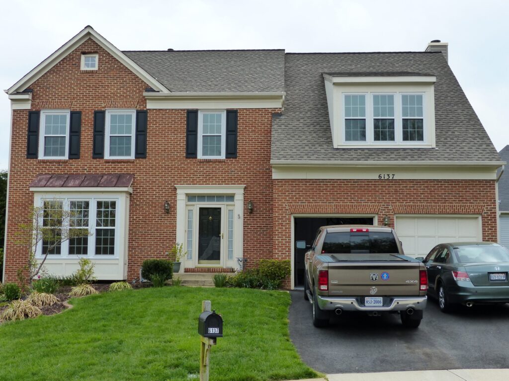 Architectural shingle roofing project by Sunshine Contracting on a Northern Virginia home (photo 36)