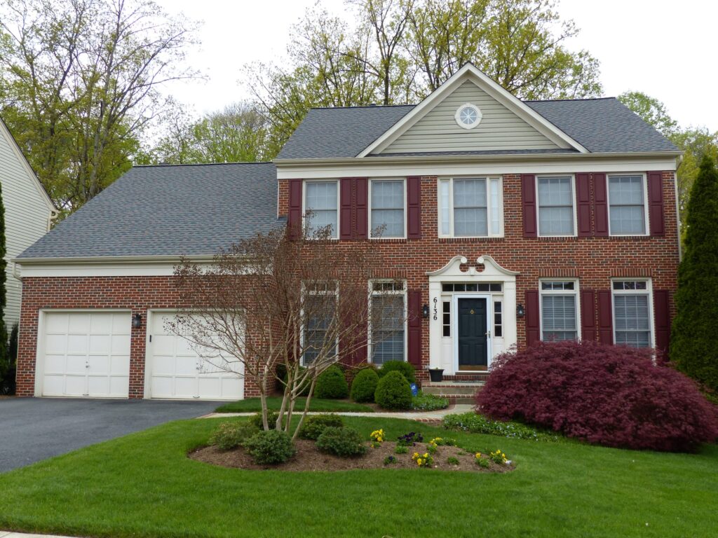 Architectural shingle roofing project by Sunshine Contracting on a Northern Virginia home (photo 49)