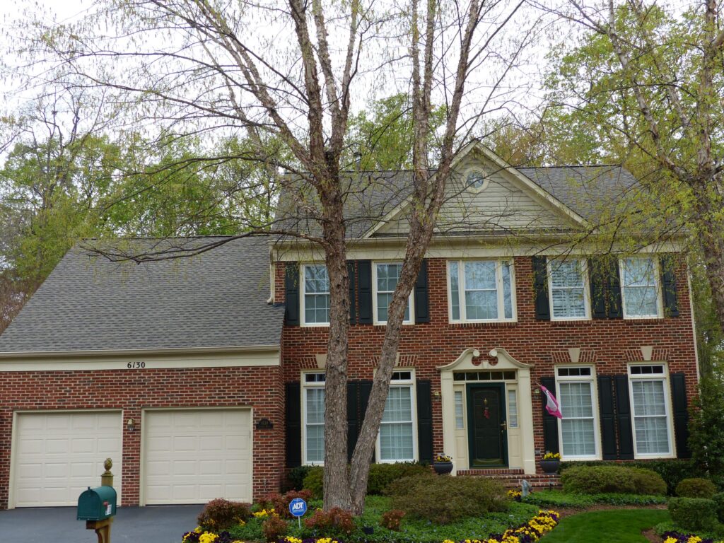 Architectural shingle roofing project by Sunshine Contracting on a Northern Virginia home (photo 48)
