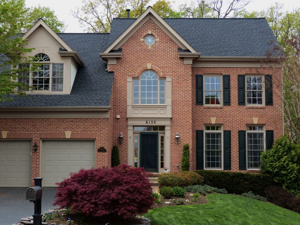 Architectural shingle roofing project by Sunshine Contracting on a Northern Virginia home (photo 39)