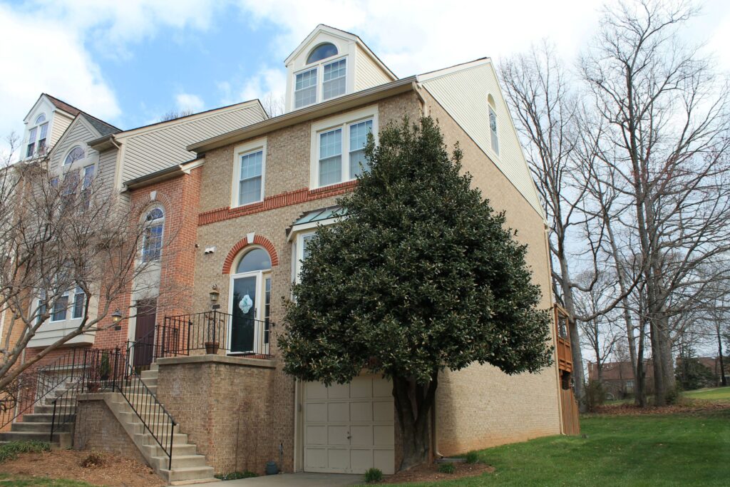 James Hardie fiber cement siding project by Sunshine Contracting on a Northern Virginia home (photo 22)