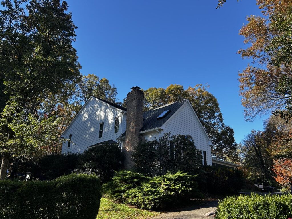 Chimney side of a Vienna, VA home finished in James Hardie lap siding