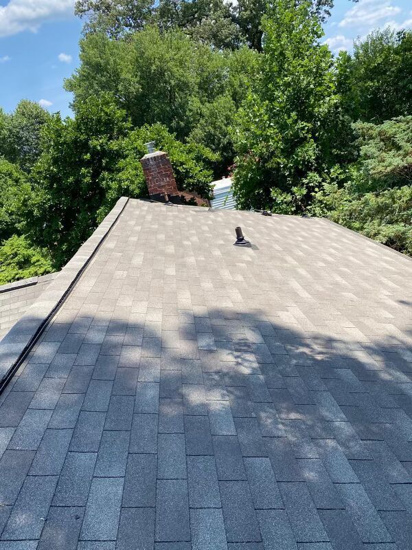 New GAF shingles in Weathered Gray on an Arlington, VA home