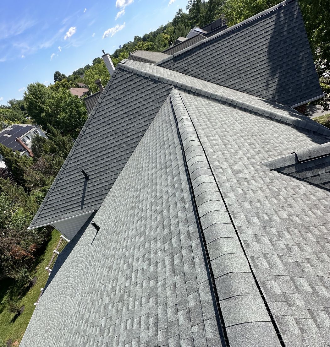 Finished GAF Timberline HDZ roof with ridge vent on a Herndon, VA home